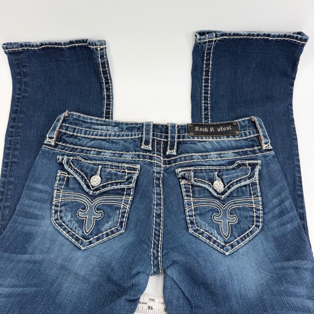 Rock Revival Eva Relaxed Boot Jeans Thick Stitch Rhinestone Size 30 RE8172E6R